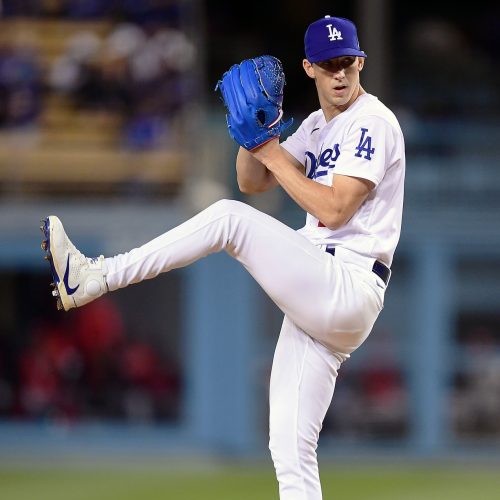 Dodgers Favored Over Cubs in National League Showdown with Hendricks vs Buehler on the Mound