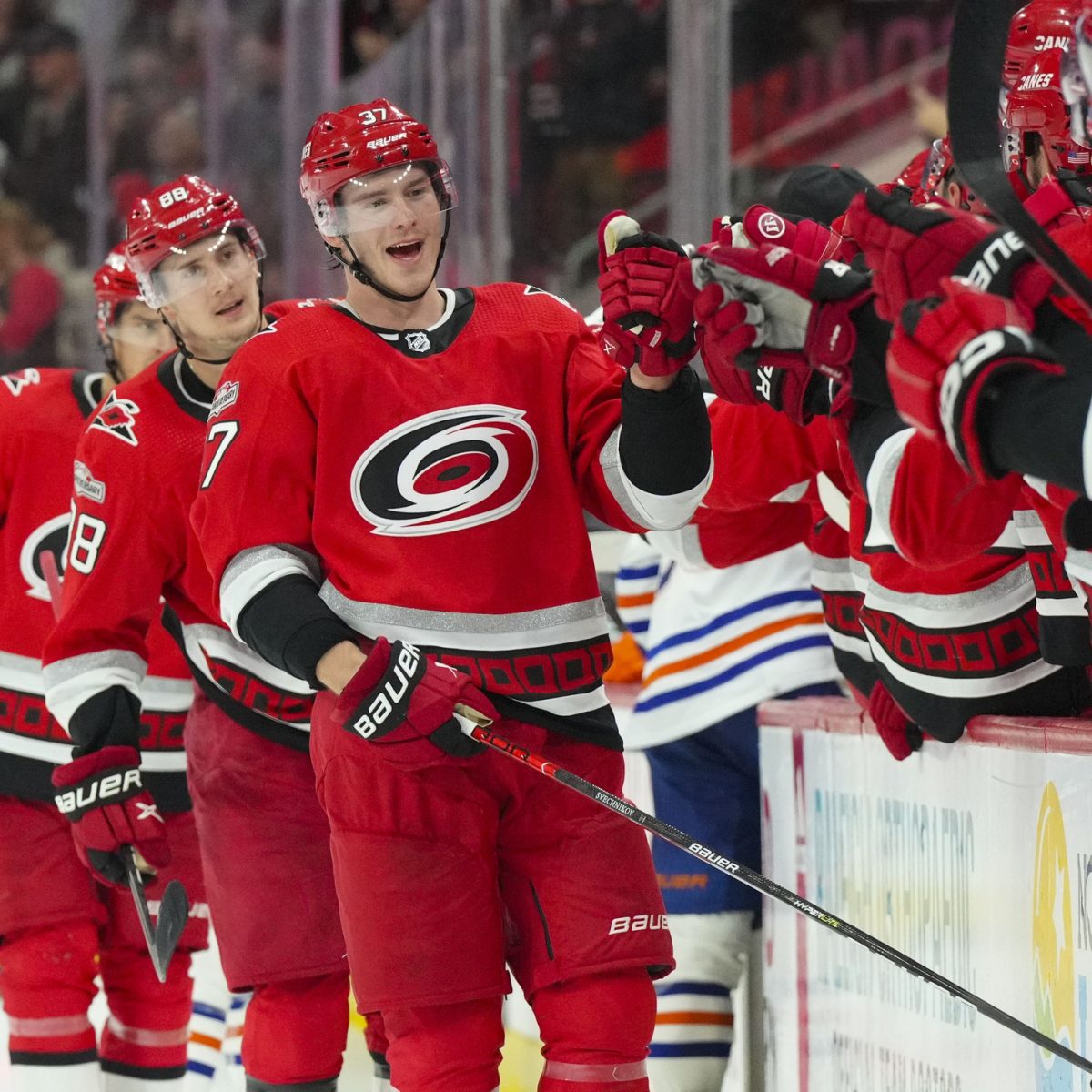 Carolina Hurricanes vs. Chicago Blackhawks Prediction, Preview, and Odds – 11-14-2022