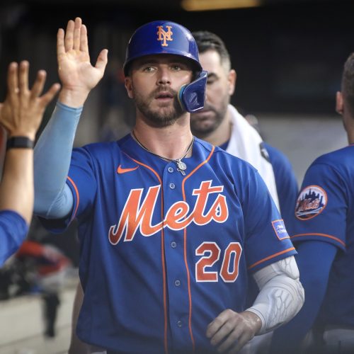 Mets Favored to Win Against Struggling White Sox in Friday Night Matchup