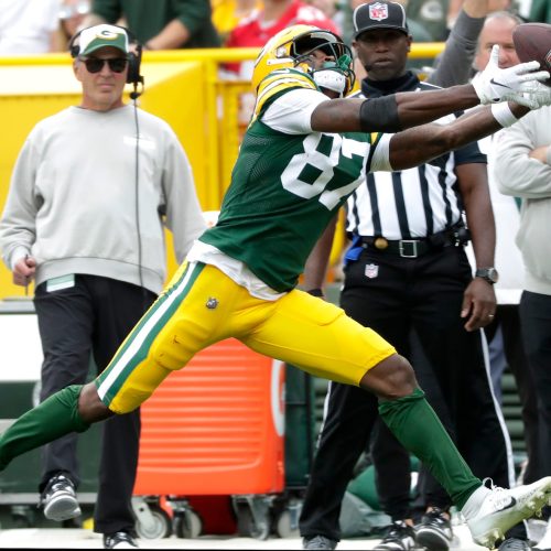 

Detroit Lions and Green Bay Packers Prepare for High-Stakes Rivalry Match Up