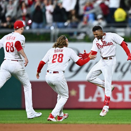Philadelphia Phillies Favored Against Chicago White Sox in Interleague Series Opener, Featuring Crochet vs Turnbull Pitching Matchup