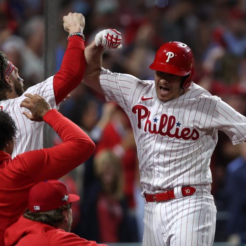San Francisco Giants set to face off against Philadelphia Phillies in crucial three-game series on Northeast road trip