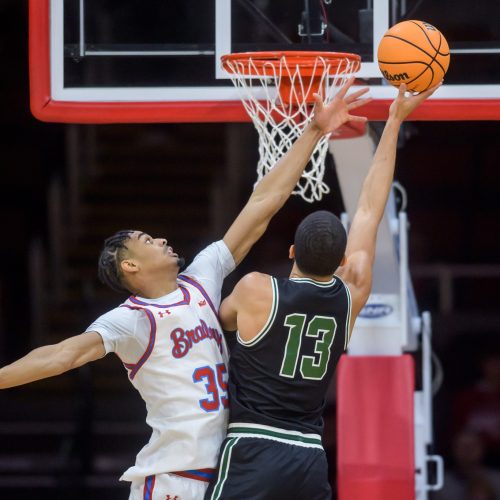 Bradley Braves Favored by -12 in College Basketball Matchup Against UTSA Roadrunners at Carver Arena