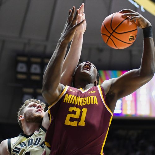 University of Minnesota Prepares to Face Yale in Tough Matchup After Loss to North Texas