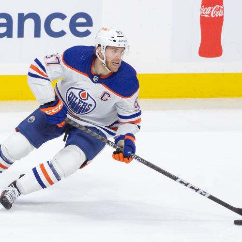 Oilers vs Kings Clash Set to Highlight Playoff Potential in Alberta, Edmonton Favored at -153 Opening Line