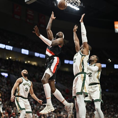 Houston Rockets Look to Extend Winning Streak Against Portland Trailblazers on the Road at Moda Center