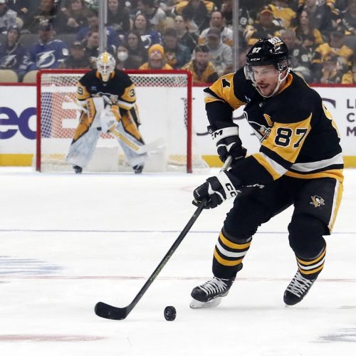 Boston Bruins Look to Extend Road Winning Streak Against Pittsburgh Penguins