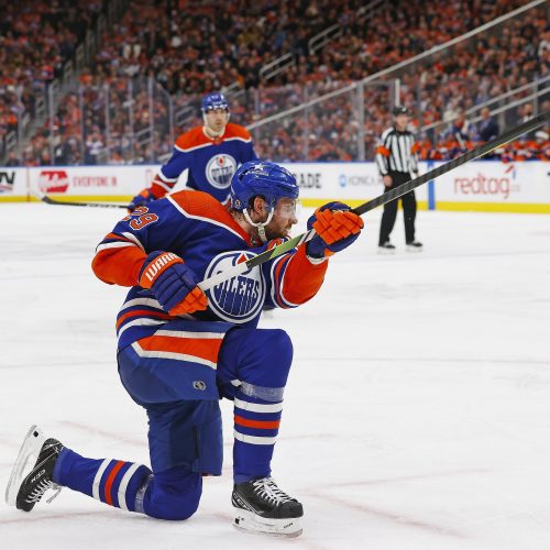 Edmonton Oilers Prepare to Battle Vancouver Canucks in Key Pacific Division Matchup