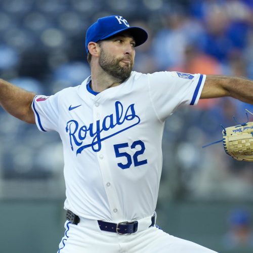 Kansas City Royals Poised to Dominate Texas Rangers Offensively in Saturday Night Matchup