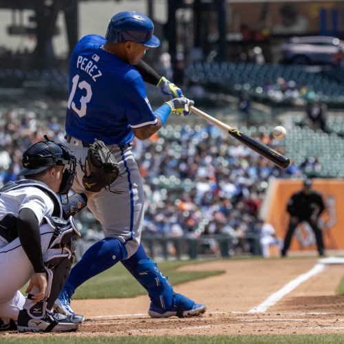 Kansas City Royals Look to Secure Series Victory Against Milwaukee Brewers at Home