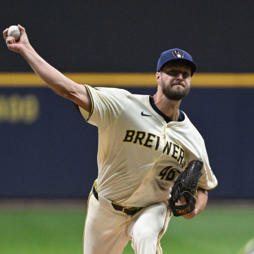 Milwaukee Brewers Poised to Take on Pittsburgh Pirates in Offensive Showdown
