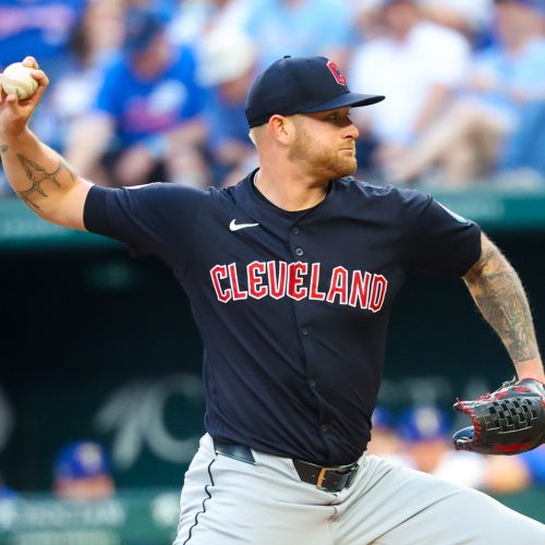 Cleveland Guardians Favored to Win Against New York Mets in Monday Night Matchup