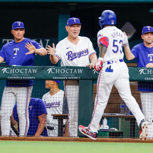 Texas Rangers Favored to Defeat New York Mets in Series Opener as Pitching Matchup Favors Rangers' Jon Gray