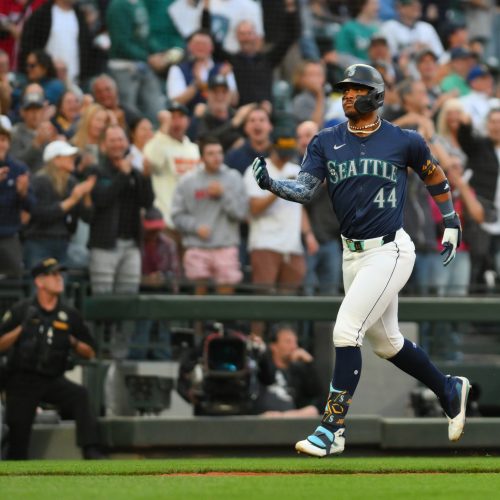 Seattle Mariners Favored to Win Against Texas Rangers in AL West Showdown