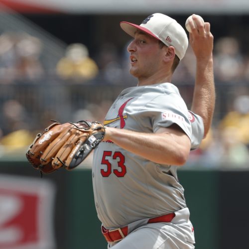 Cardinals Favored Over Reds in Crucial Matchup as Playoff Race Heats Up