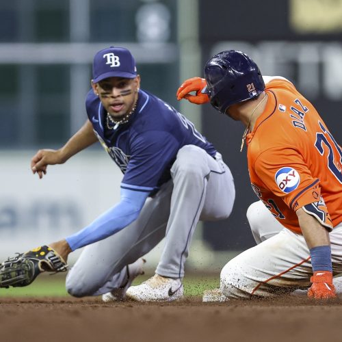 Astros Look to Continue Winning Streak Against Struggling Rays in Monday Showdown