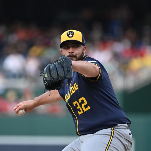 Milwaukee Brewers Aim to Continue Home Dominance Against San Francisco Giants in Series Finale