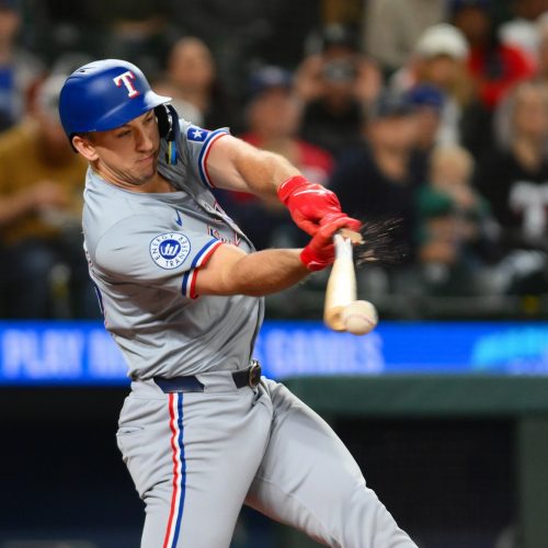 Texas Rangers Favored to Defeat Seattle Mariners in Opening Game of Three-Game Series