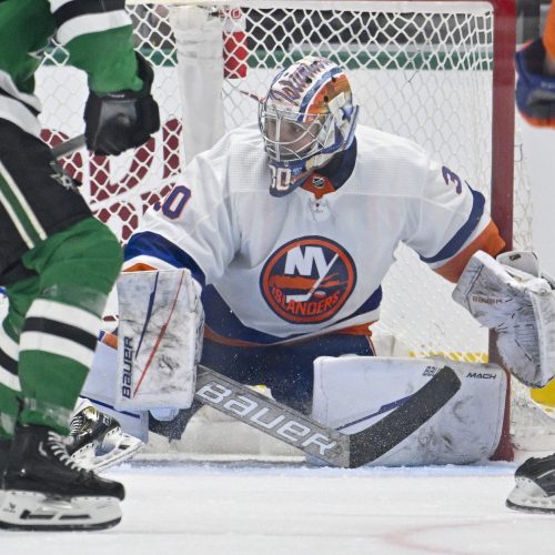 Veteran New York Islanders Set to Face St. Louis Blues in High-Stakes Showdown