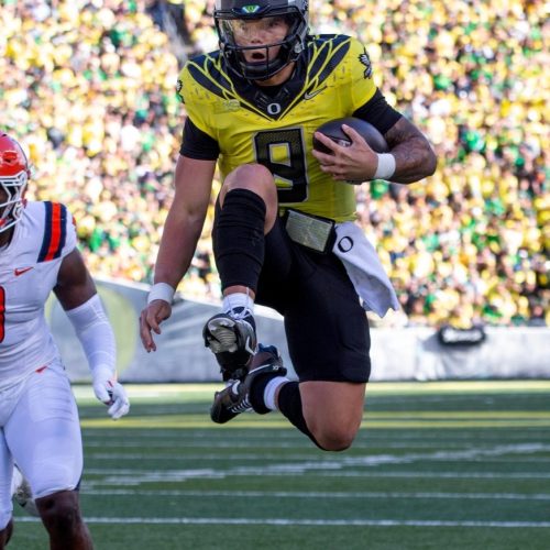 Unbeaten Oregon Ducks Look to Dominate Maryland Terrapins in Big Ten Showdown