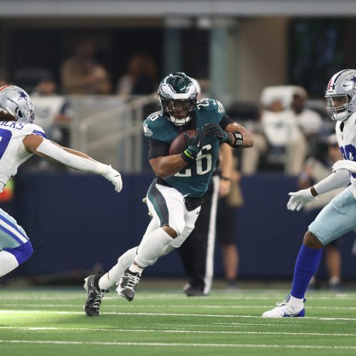 Philadelphia Eagles Favored by 3 Points on the Road Against Los Angeles Rams in Highly Anticipated Sunday Night Football Matchup